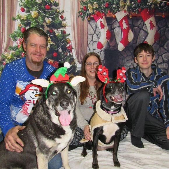 Meet your Posher, Nicole - Picture 2 of 2